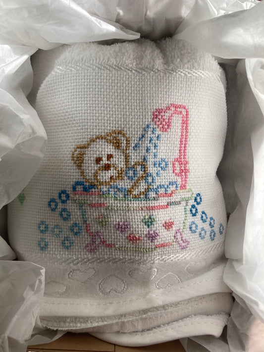 Toalla capucha bebe  bordada personalizada