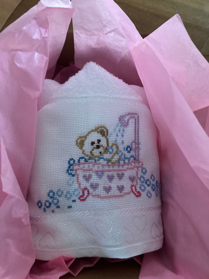 Toalla capucha bebe  bordada personalizada