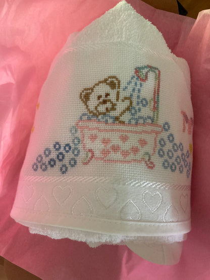 Toalla capucha bebe  bordada personalizada